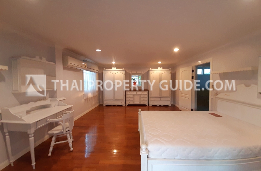 House with Shared Pool in Sukhumvit 